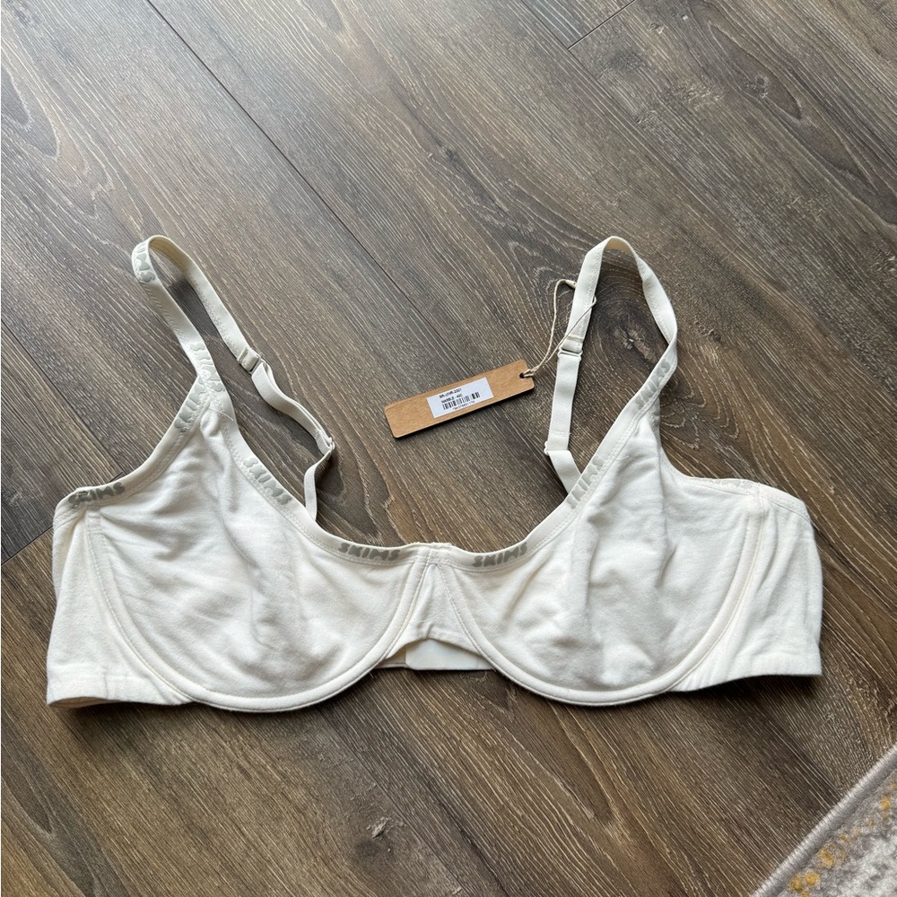 SKIMS Cream Underwire Bra